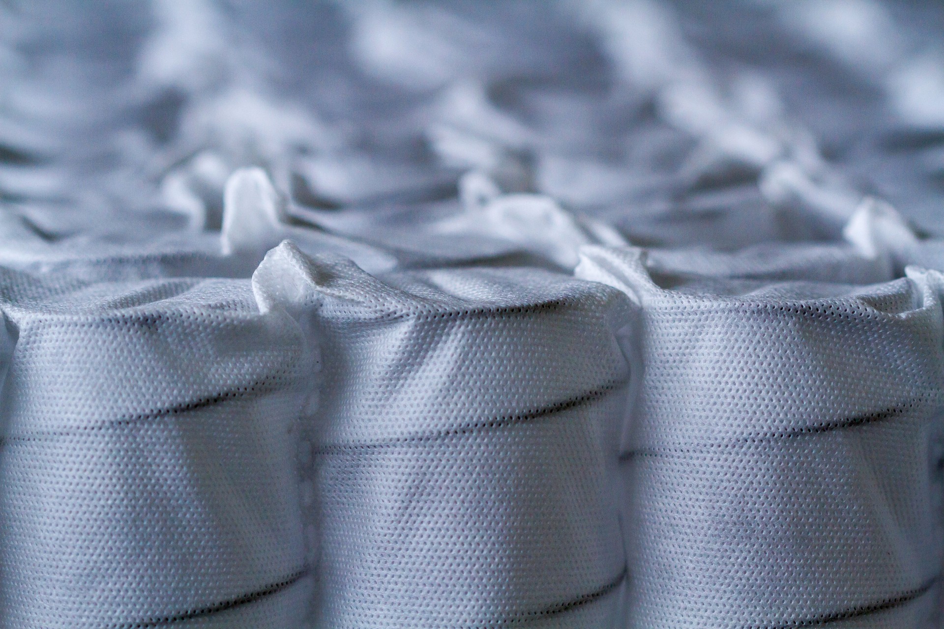 Independent mattress springs in spunbond. Pocket springs.